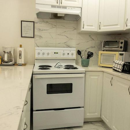 Heart Of Mtr For Memorable Experience 7Minmetro 2 Backyard Fully Equipped Villa มอนทรีอัล ภายนอก รูปภาพ