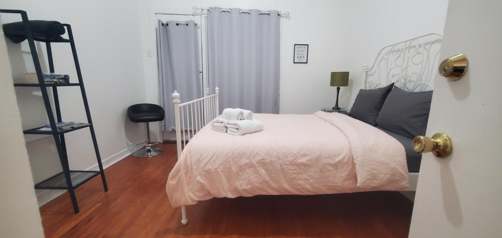 Heart Of Mtr For Memorable Experience 7Minmetro 2 Backyard Fully Equipped Villa มอนทรีอัล ภายนอก รูปภาพ