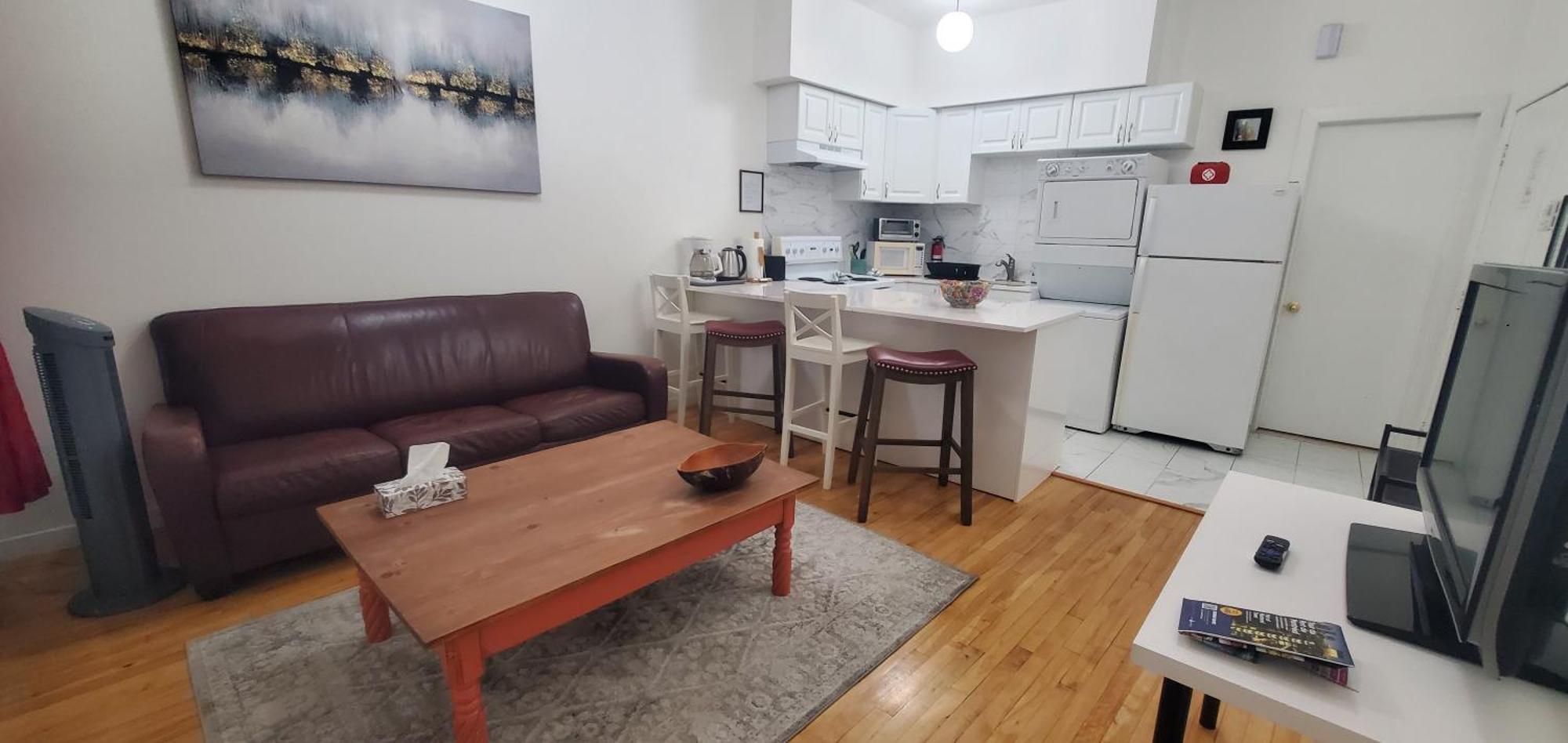 Heart Of Mtr For Memorable Experience 7Minmetro 2 Backyard Fully Equipped Villa มอนทรีอัล ภายนอก รูปภาพ
