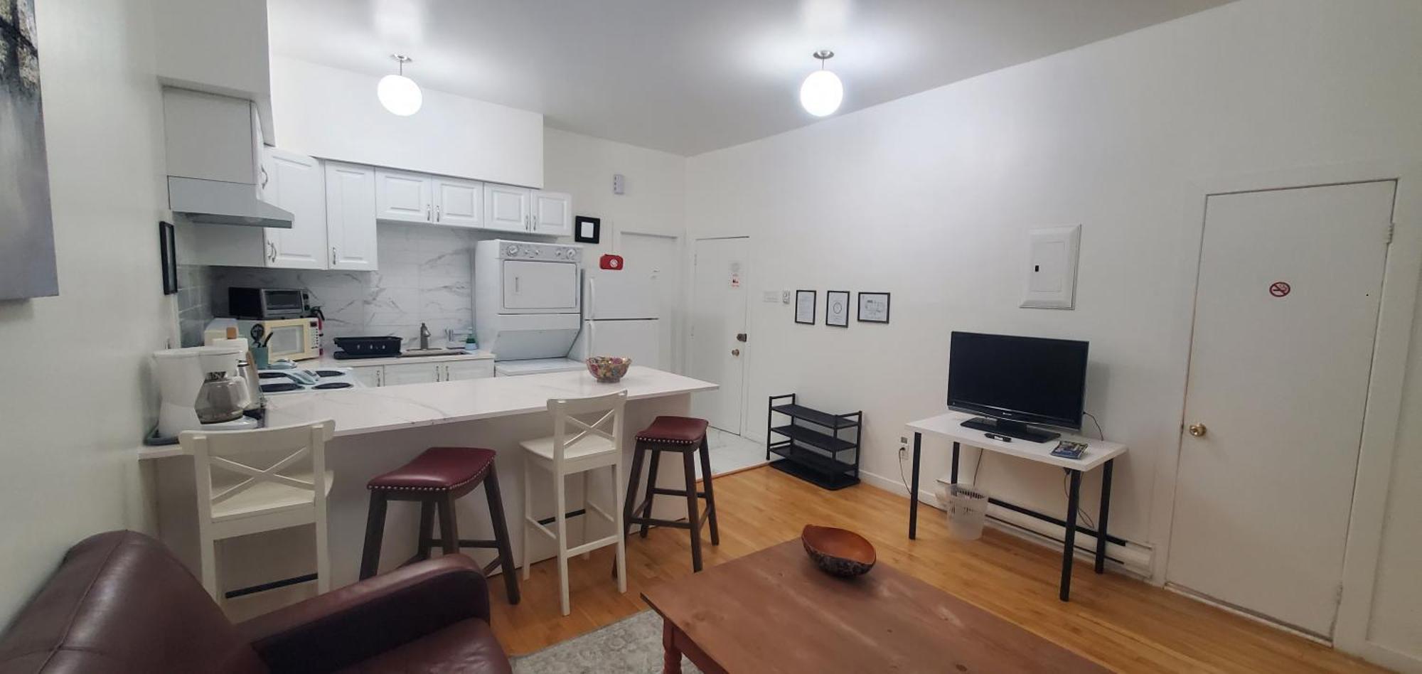 Heart Of Mtr For Memorable Experience 7Minmetro 2 Backyard Fully Equipped Villa มอนทรีอัล ภายนอก รูปภาพ