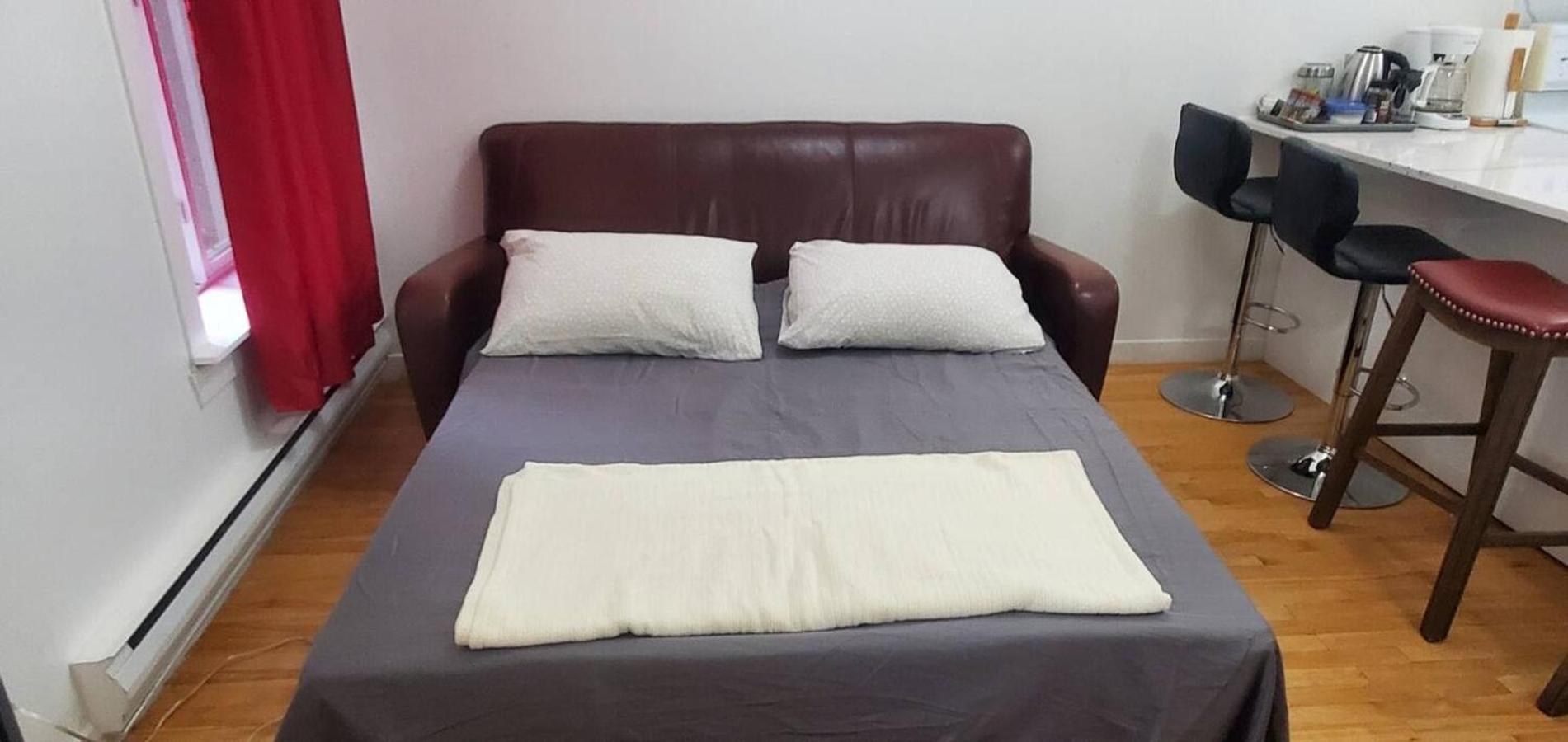 Heart Of Mtr For Memorable Experience 7Minmetro 2 Backyard Fully Equipped Villa มอนทรีอัล ภายนอก รูปภาพ